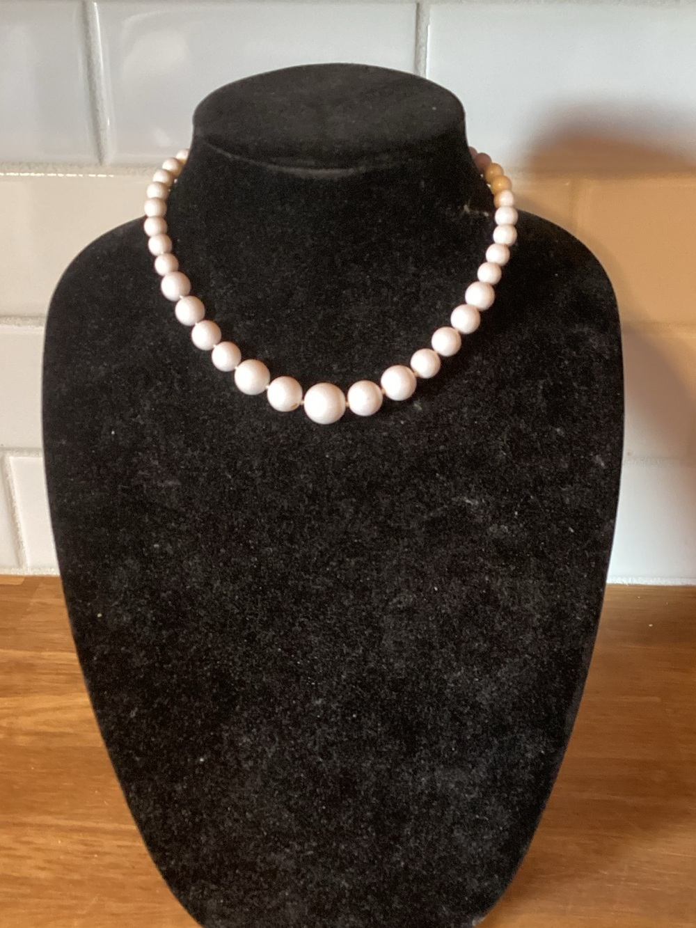 Elegant White Beaded Necklace - Unbranded